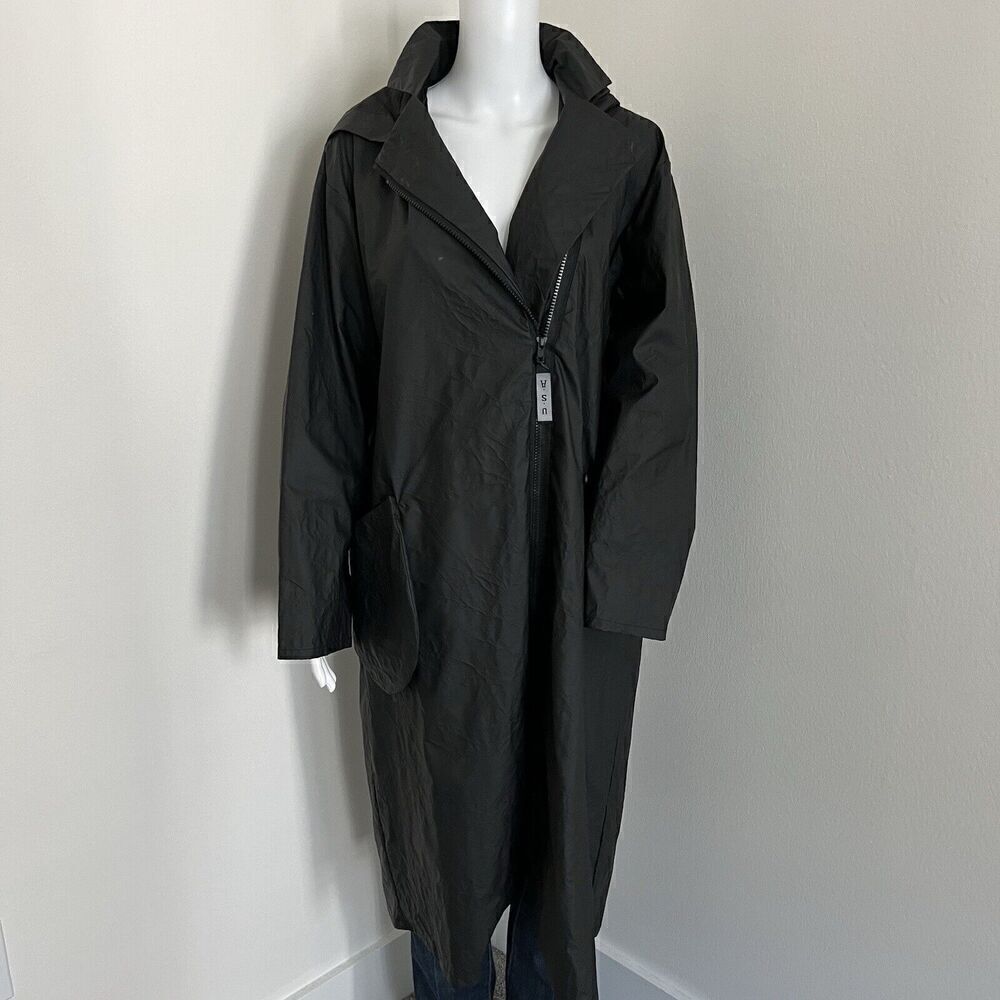 XYZ Xiaoyan Lin Women Coat Size L Black Lightweight Crinkle Floral Texture Hood
